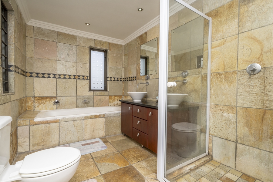 4 Bedroom Property for Sale in Van Riebeeckshof Western Cape